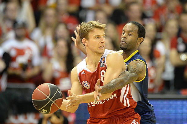 他曾帮助球 他曾帮助球