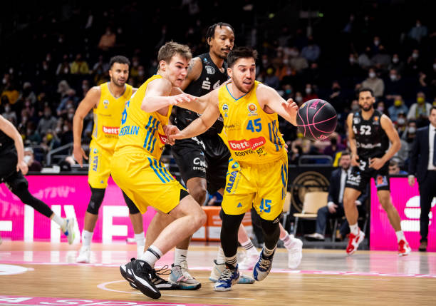 科莫的防线 科莫的防线