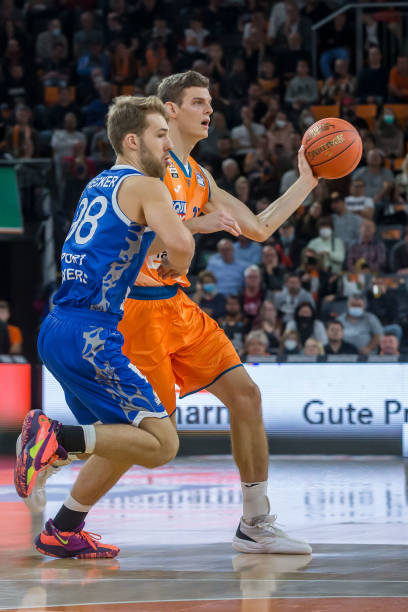 也正因此 也正因此